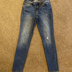 Old Navy Rockstar distressed skinny jeans.  Size 6 short